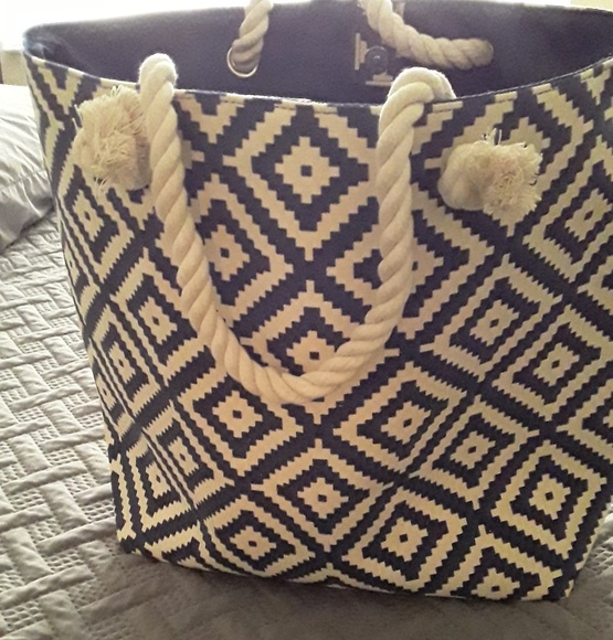 summer & rose Handbags - Summer & Rose Canvas Beach Tote